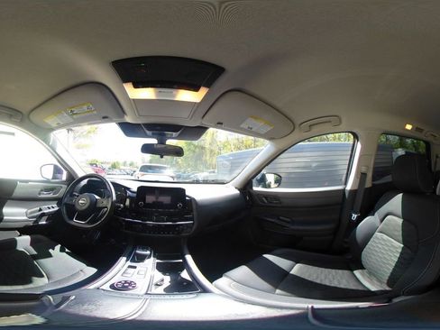 Used 2025 Nissan Pathfinder SV image 42