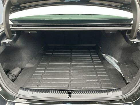 Used 2024 BMW i5 eDrive40i image 17