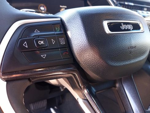 Used 2023 Jeep Grand Cherokee Altitude image 12