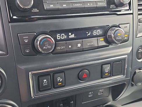 Certified 2022 Nissan Titan SV w/ SV Convenience Package AWD/4WD image 19