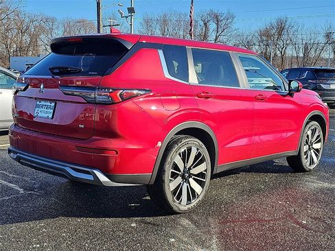 New 2026 Mitsubishi Outlander SE image 4