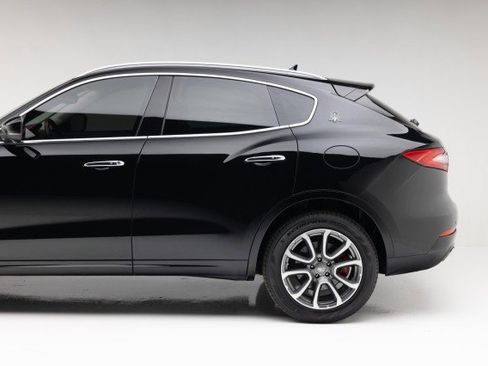 Used 2017 Maserati Levante S image 19