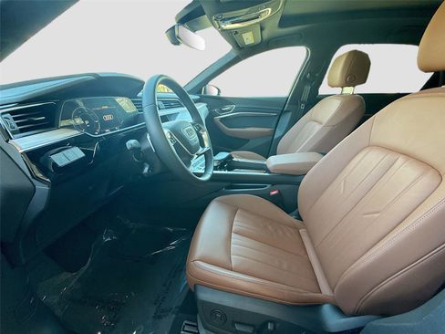 Certified 2024 Audi Q8 e-tron Premium image 21