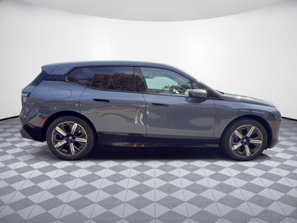 Used 2024 BMW iX xDrive50 w/ Premium Package AWD/4WD image 8