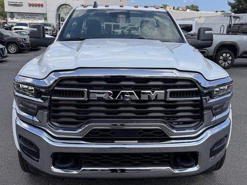 Used 2025 RAM 5500 2WD Regular Cab image 3
