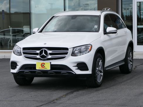 Used 2019 Mercedes-Benz GLC 300 w/ AMG Line image 7