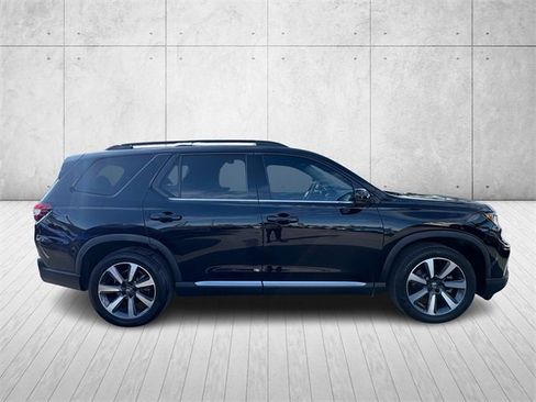 Used 2023 Honda Pilot Elite image 6