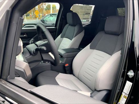 New 2025 Toyota Tacoma TRD Off-Road image 9