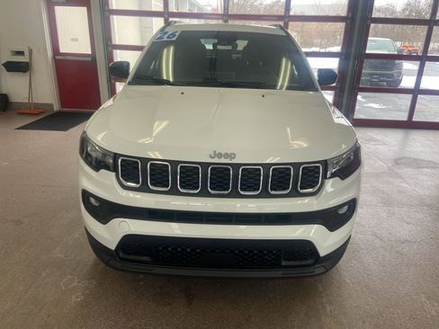 New 2026 Jeep Compass Latitude image 2