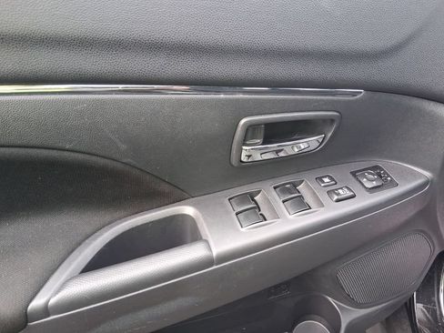 Used 2025 Mitsubishi Outlander Sport AWD image 14