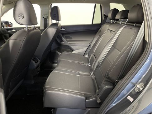 Used 2020 Volkswagen Tiguan SE w/ Panoramic Sunroof Package image 13