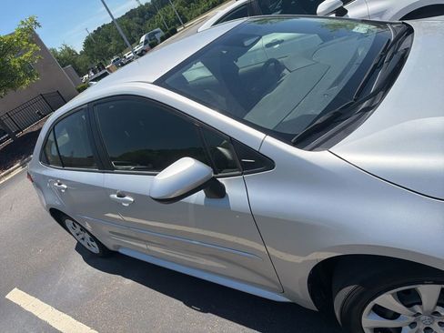 Used 2023 Toyota Corolla LE FWD image 3