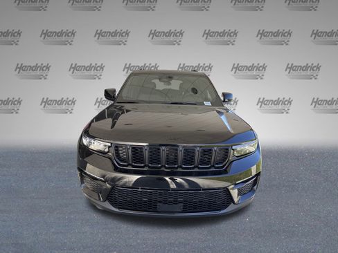 New 2025 Jeep Grand Cherokee Limited w/ Black Appearance Package image 3