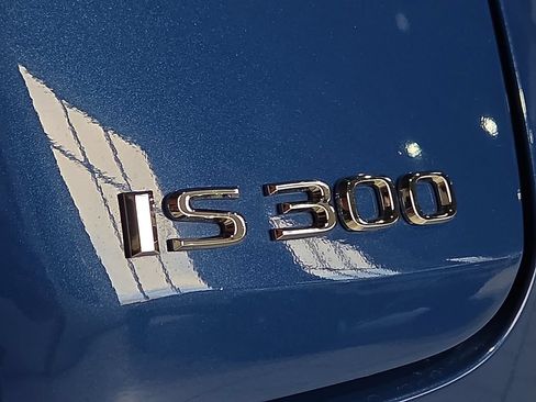 Used 2022 Lexus IS 300 w/ Premium Package RWD image 11