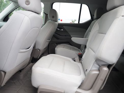 Used 2021 Chevrolet Traverse LT FWD image 13