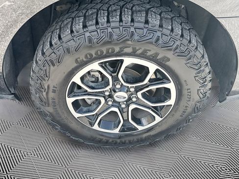 Used 2024 Ford Expedition Max XLT image 33