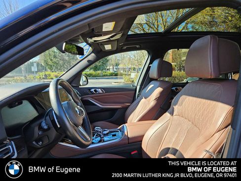 Used 2020 BMW X5 M50i image 24