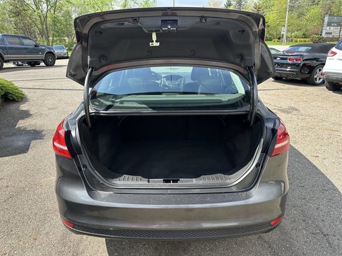Used 2016 Ford Focus SE image 6