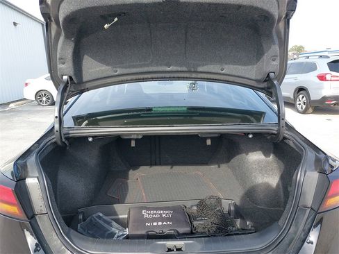 Used 2023 Nissan Altima 2.5 SR image 11