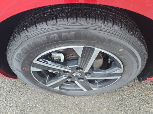 Used 2025 Nissan Sentra SV image 11