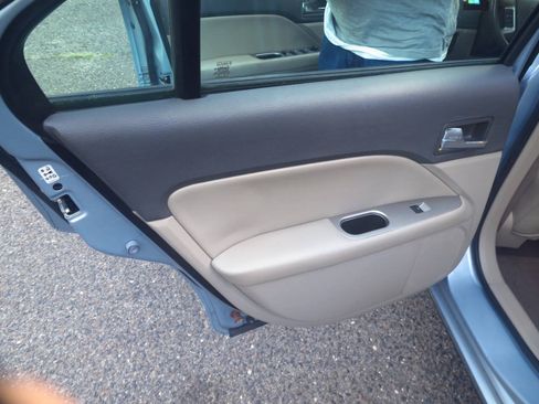 Used 2010 Ford Fusion Hybrid FWD image 19