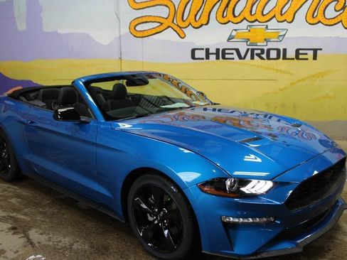 Used 2021 Ford Mustang Convertible image 4