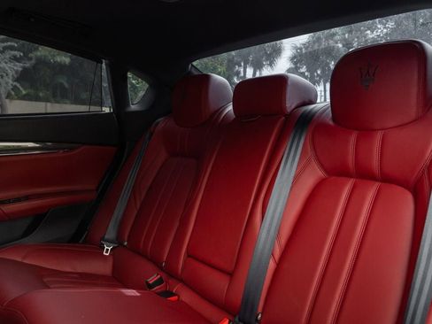 Used 2018 Maserati Quattroporte S GranSport image 25