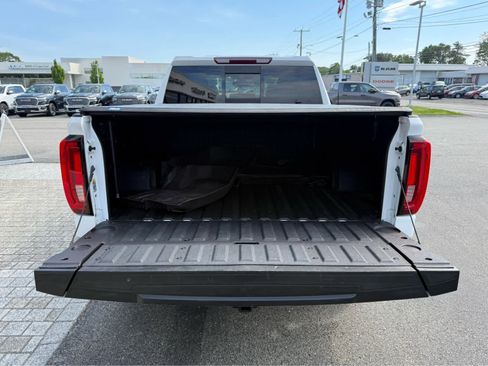 Used 2019 GMC Sierra 1500 SLT w/ SLT Premium Plus Package AWD/4WD image 9