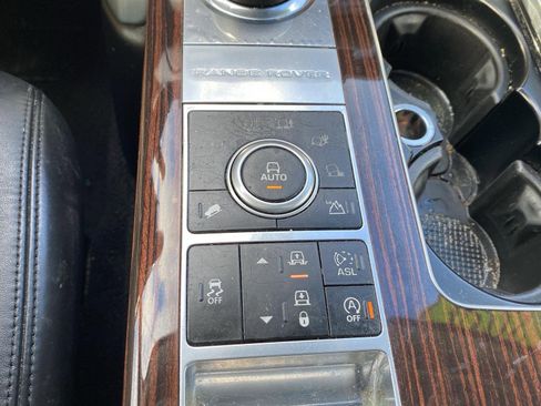 Used 2014 Land Rover Range Rover HSE image 27