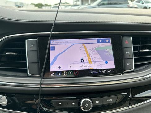 Used 2022 Buick Enclave Avenir FWD image 17