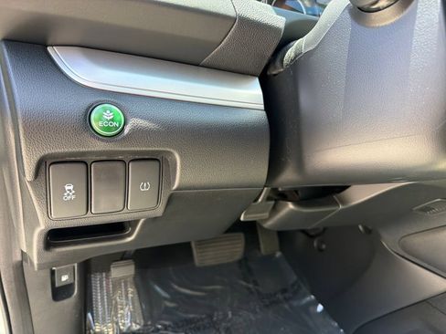 Used 2016 Honda CR-V LX image 16
