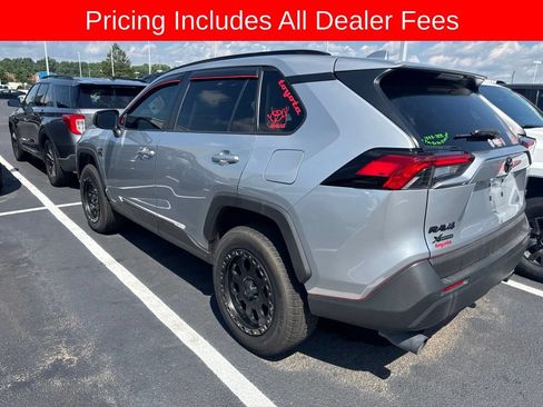 Used 2019 Toyota RAV4 LE FWD image 6