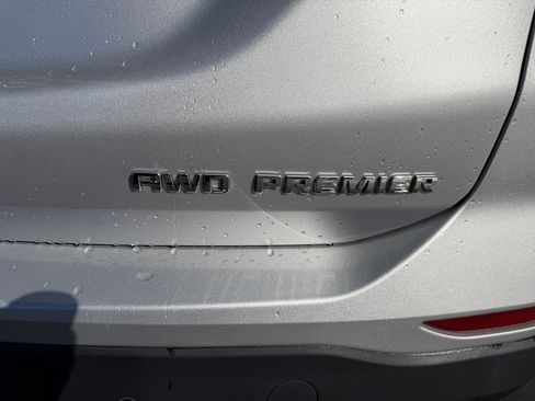 Used 2022 Chevrolet Equinox Premier image 7