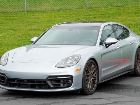 Certified 2023 Porsche Panamera Platinum Edition RWD image 4