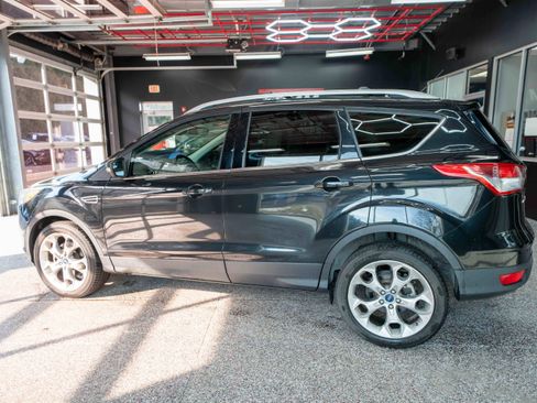 Used 2014 Ford Escape Titanium image 2