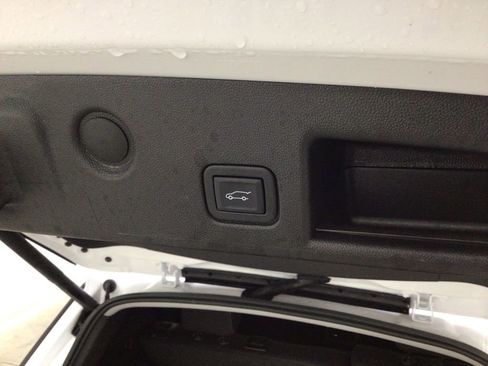 Used 2024 Chevrolet Equinox LT w/ Driver Convenience Package image 26