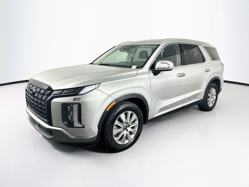 Used 2025 Hyundai Palisade SEL FWD image 3