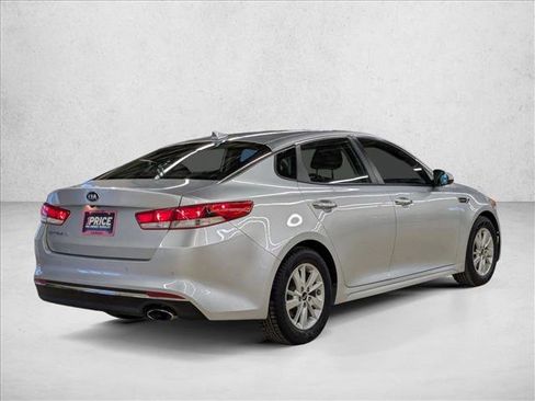 Used 2018 Kia Optima LX image 5