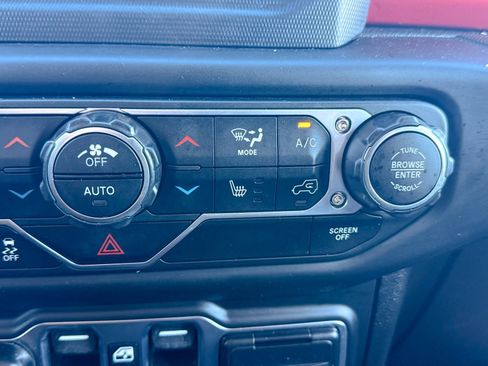 Used 2018 Jeep Wrangler Unlimited Rubicon w/ Steel Bumper Group image 31