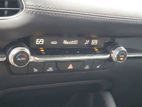 Used 2023 MAZDA MAZDA3 s image 22