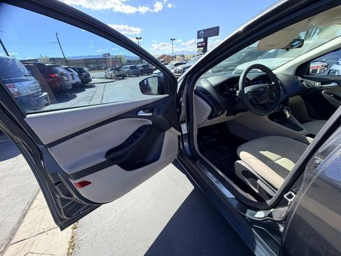 Used 2017 Ford Focus SE image 10