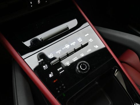 Certified 2025 Porsche Cayenne S AWD/4WD image 20