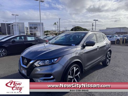 Used 2020 Nissan Rogue Sport SL image 1