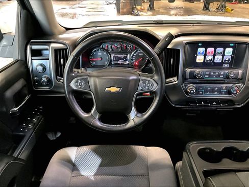 Used 2018 Chevrolet Silverado 1500 LT image 17