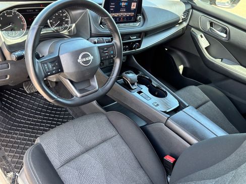 Used 2025 Nissan Rogue SV FWD image 15