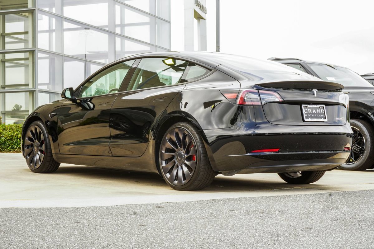 Used 2023 Tesla Model 3 Performance AWD/4WD image 10
