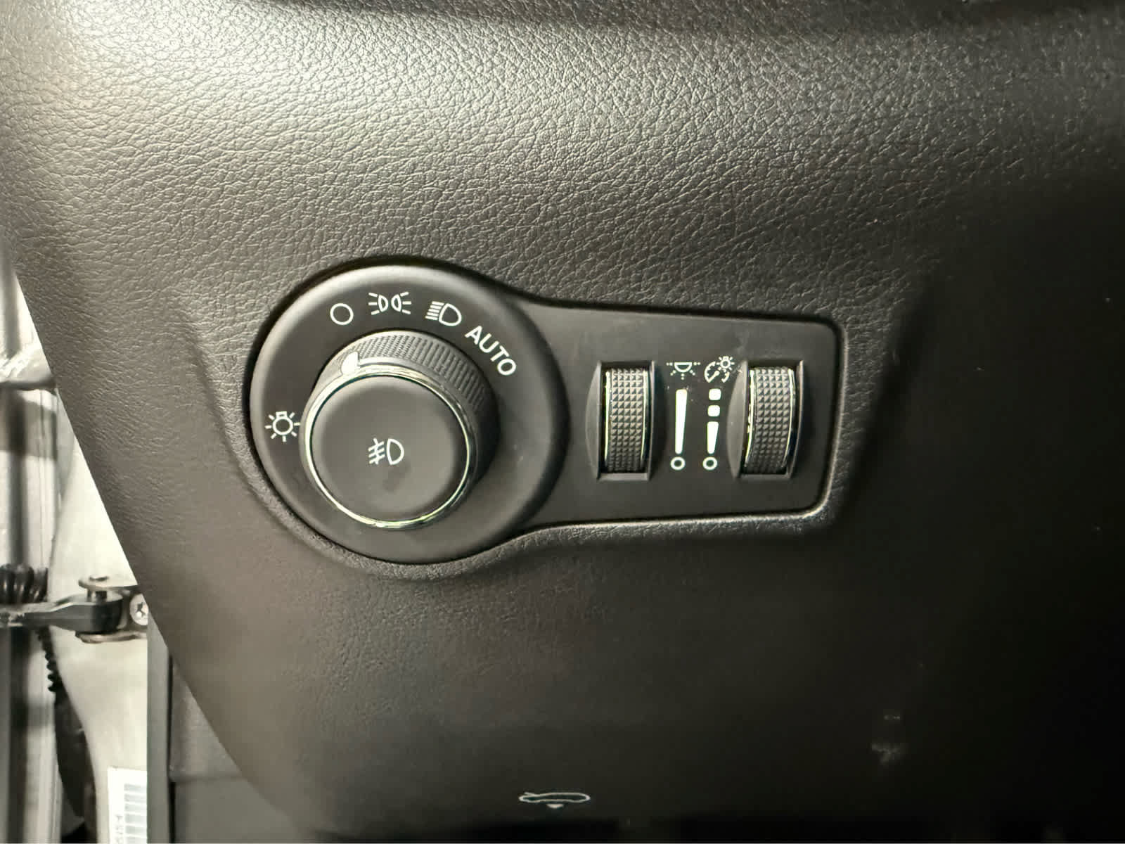 Used 2025 Jeep Compass Limited AWD/4WD image 25