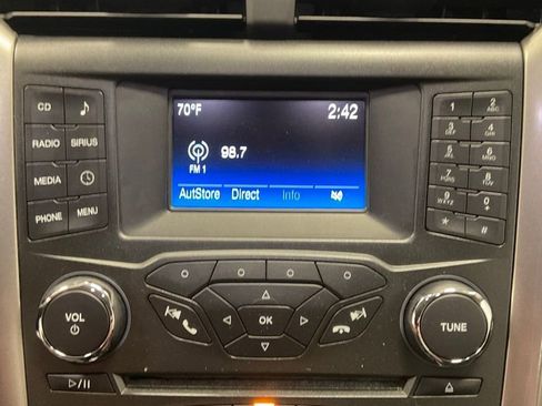 Used 2017 Ford Fusion SE image 23