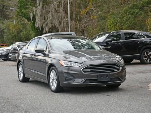 Used 2020 Ford Fusion SE image 6