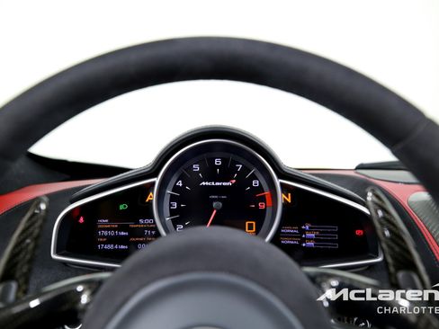 Used 2016 McLaren 650S Spider image 15